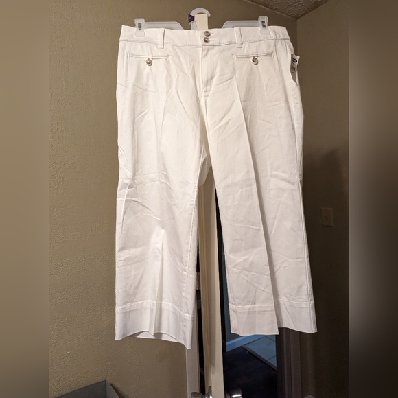 Women's Capris - Picture 1 of 6